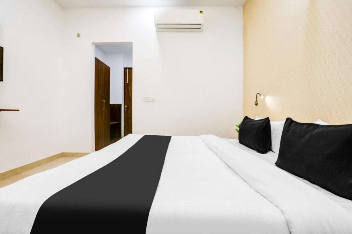 The Grand Blue Hotel Greater Noida Eksteriør bilde