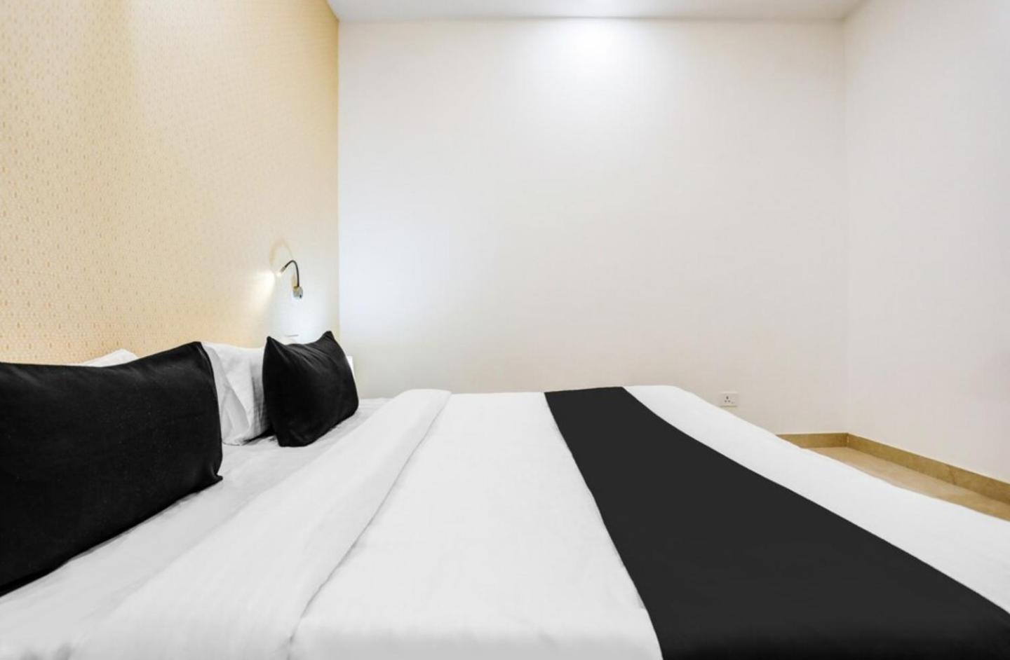 The Grand Blue Hotel Greater Noida Eksteriør bilde