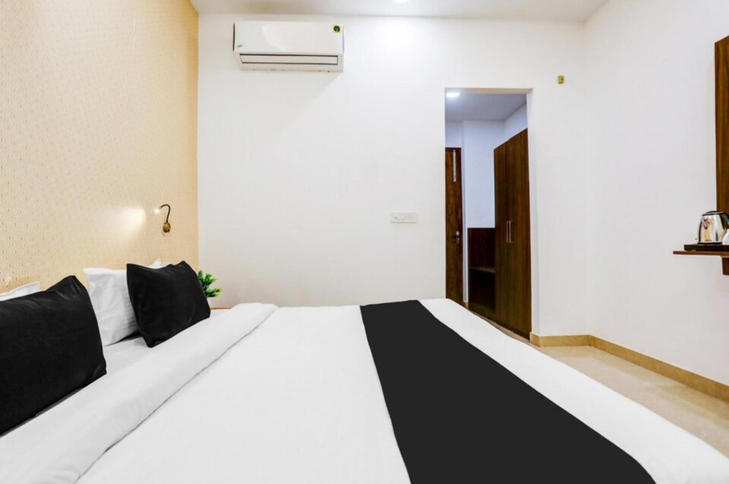 The Grand Blue Hotel Greater Noida Eksteriør bilde